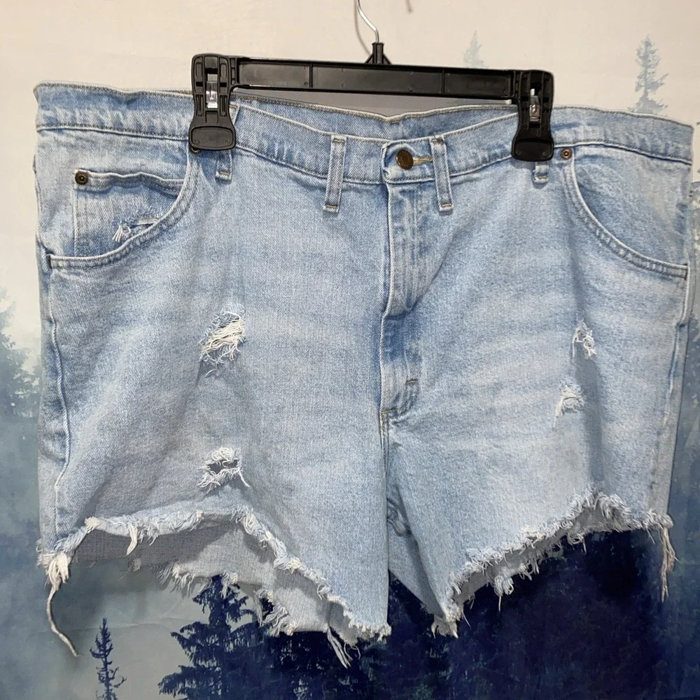 Wrangler Cutoff Shorts Light Blue Denim  SZ 46  High waisted Distressed